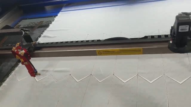 レーザー焼花加工 展示｜中国・仏山のアパレル工場の映像